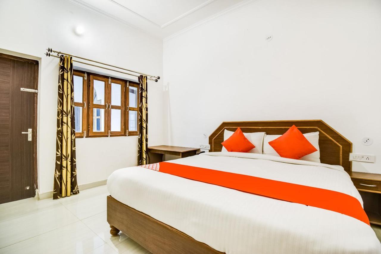 Capital O 23129 Chelsea Palace Khajurāho Exterior photo