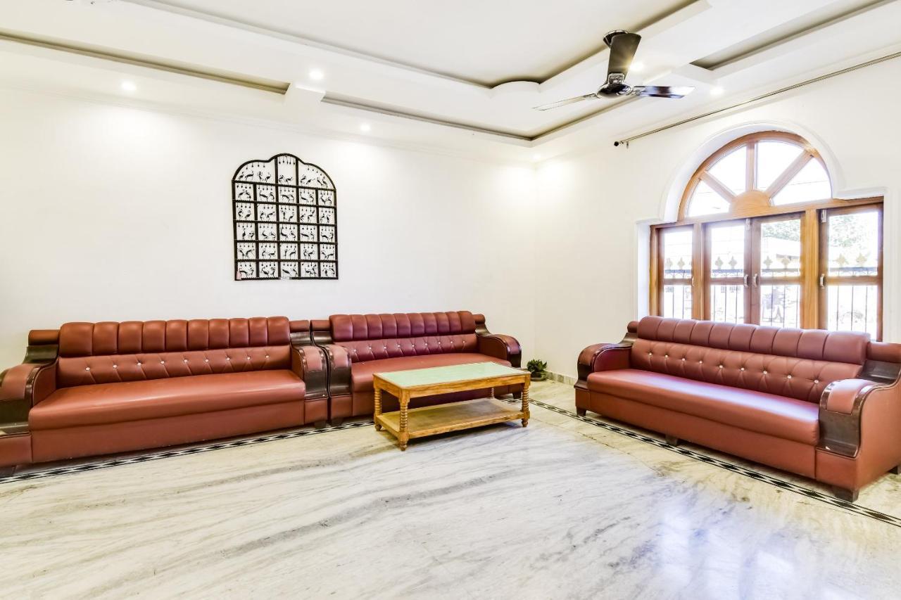 Capital O 23129 Chelsea Palace Khajurāho Exterior photo