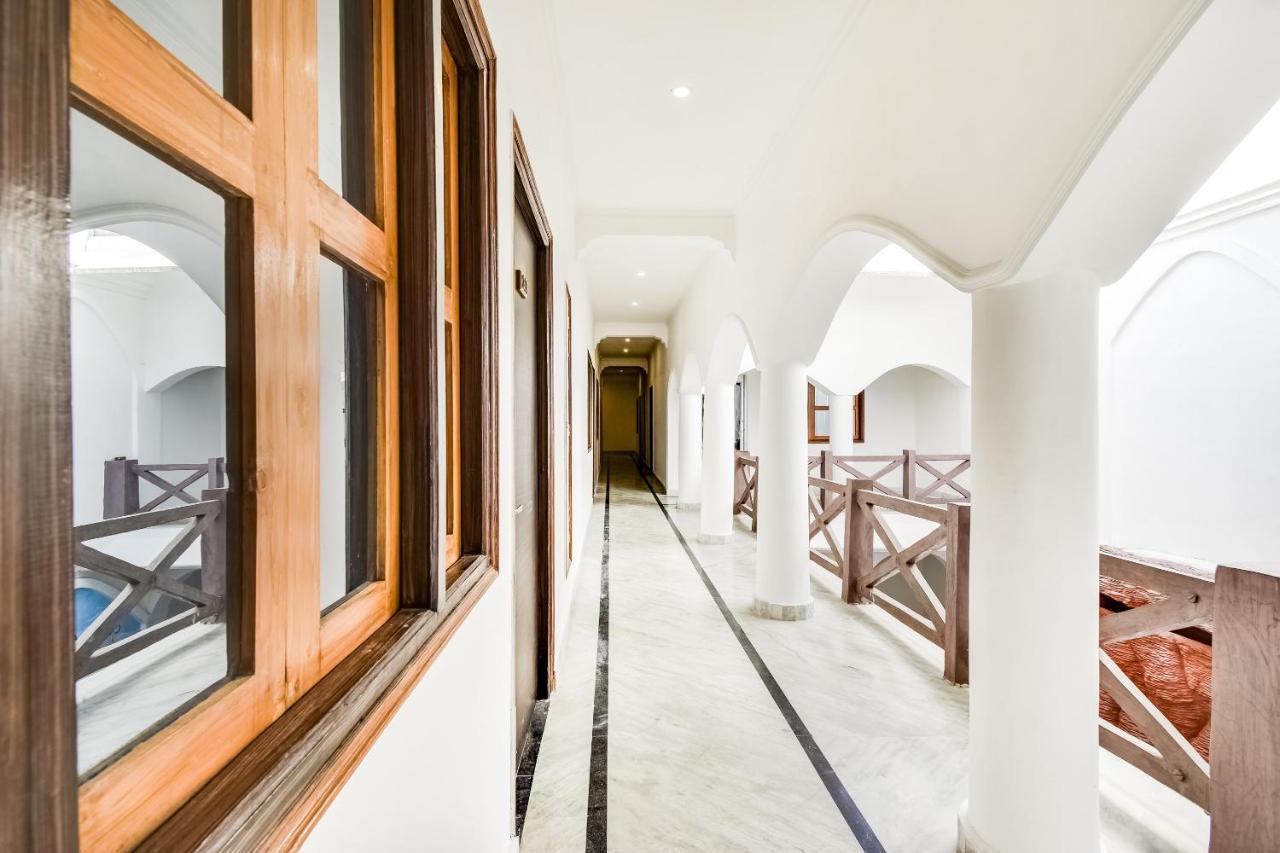 Capital O 23129 Chelsea Palace Khajurāho Exterior photo
